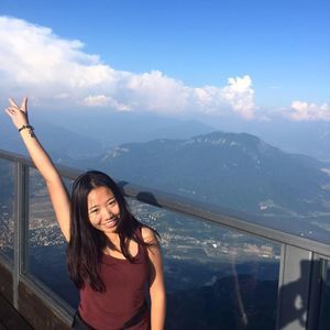 Meet your Posher, Yanlin